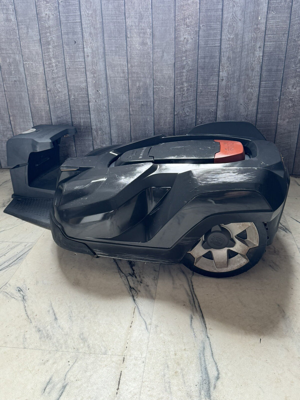 Husqvarna Automower 330X GPS Mähroboter Rasenroboter Rasenmäher  Bj2014/STD 4500